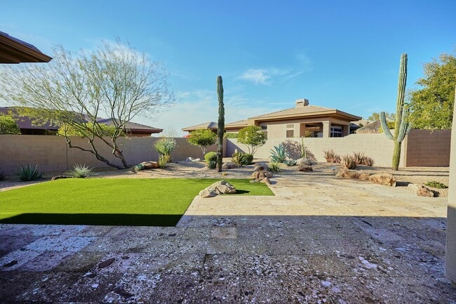 Building Photo - 7298 E Brisa Dr