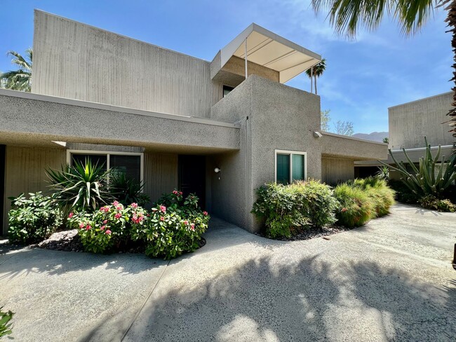 Primary Photo - AVAILABLE NOW! 2 Bedroom / 2 Bathroom Cond...
