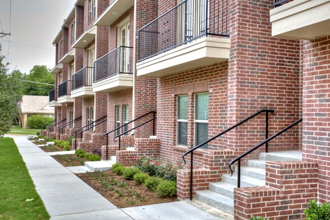 Building Photo - 2816 Lubbock Ave