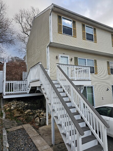 Primary Photo - 130 Norfolk St