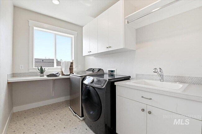 Building Photo - 2374 S Pelion Way