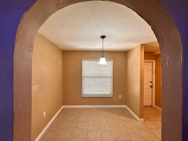 Building Photo - 4310 Santa Barbara Blvd