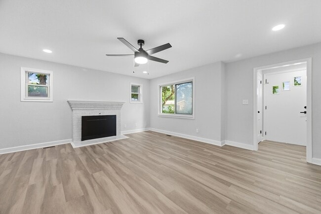 Building Photo - WELCOME TO WILLOUGHBY TERRACE!!!