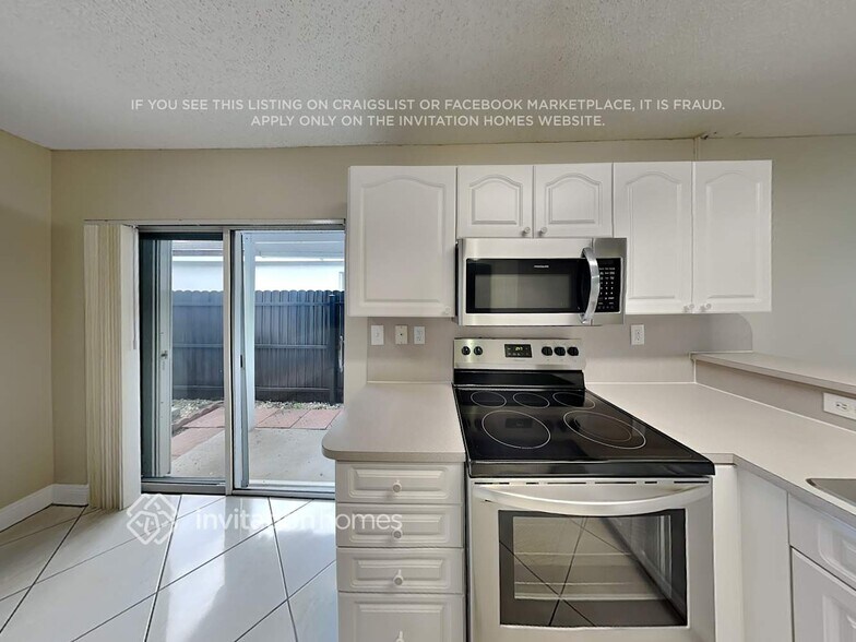 Building Photo - 14341 SW 160th Terrace