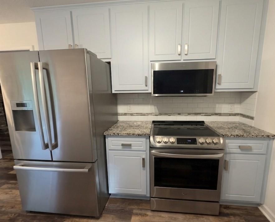 Building Photo - 3060 Glen Wallace Dr