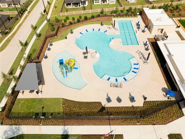 Building Photo - 31247 Riley Hts Dr