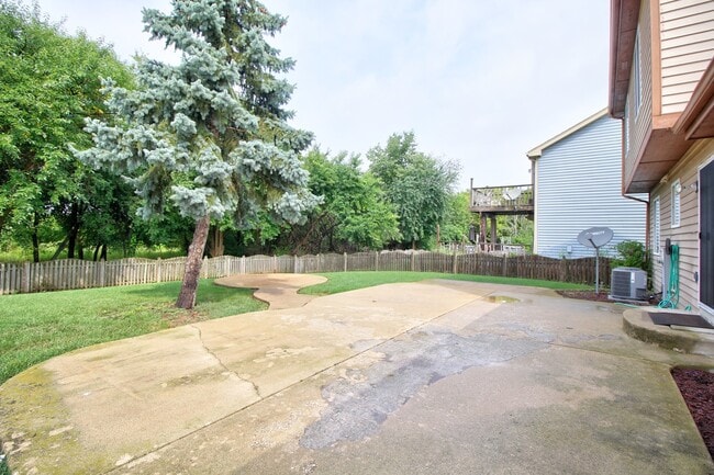 Building Photo - 22146 W Plymouth Cir