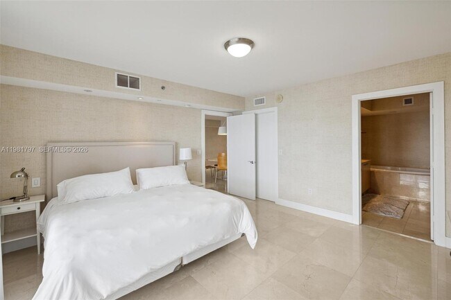 Building Photo - 1830 S Ocean Dr