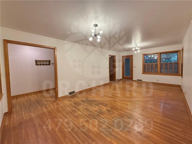 Primary Photo - 1549 W Markham Rd