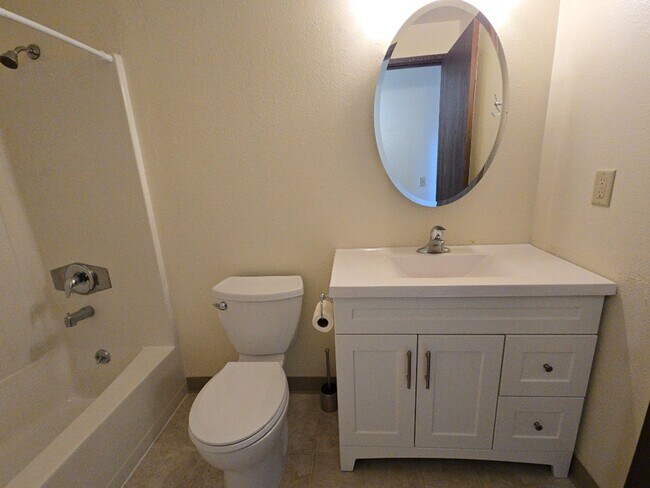 Building Photo - Remodeled 3BD/2A Arcata home close to parks, schools!