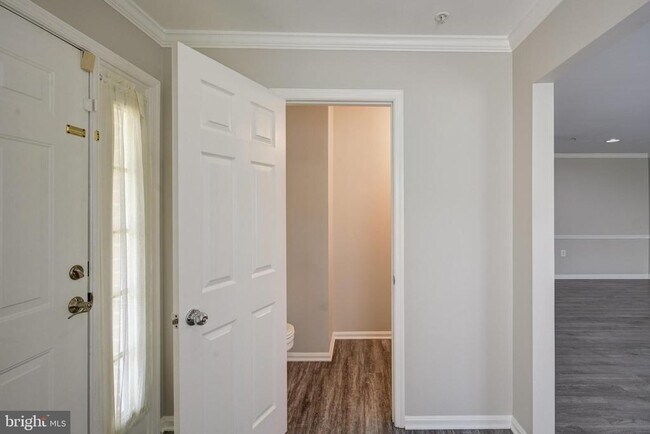 Building Photo - 4624 Kings Mill Way