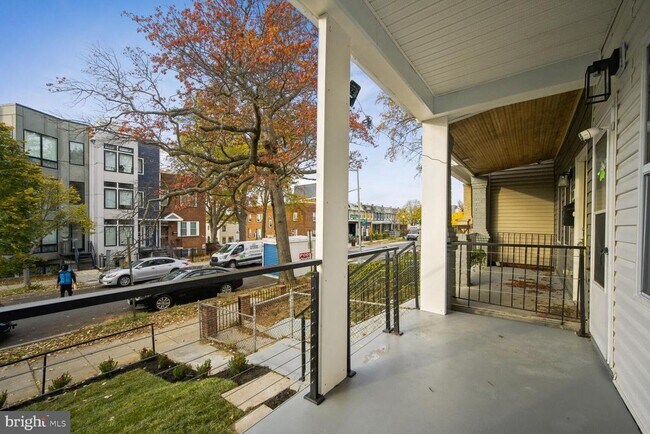 Building Photo - 1411 Montello Ave NE