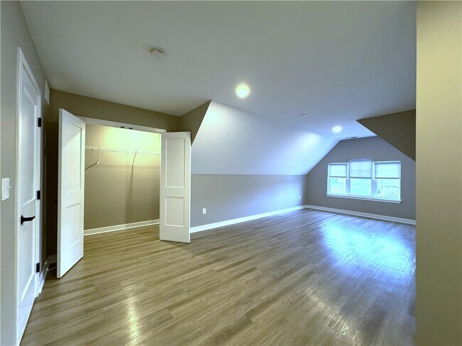 Building Photo - 593 Championship Dr