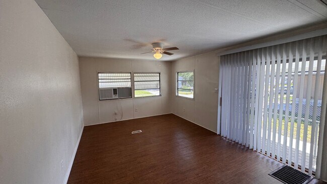 Building Photo - The Shire Mobile Home NE Palm Bay FOR RENT!