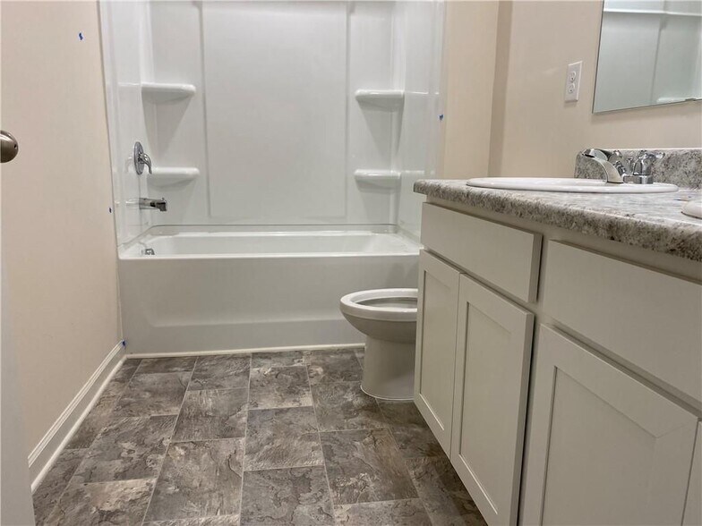 Building Photo - 38 Walnut Grv Wy