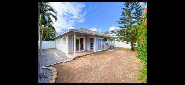 Building Photo - 70 Noolu St