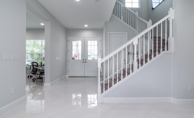 Building Photo - 15145 Cameo Ct