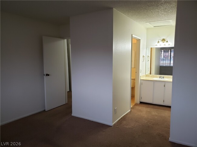 Building Photo - 2440 Paradise Village Way