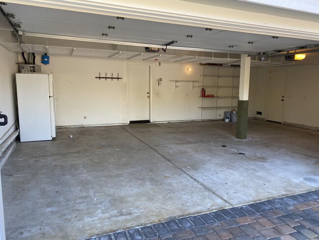 Building Photo - 513 Park Ln