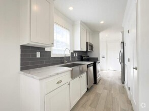 Building Photo - 37 Betty Dr