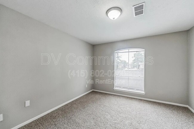 Building Photo - 4702 N Cashel Cir