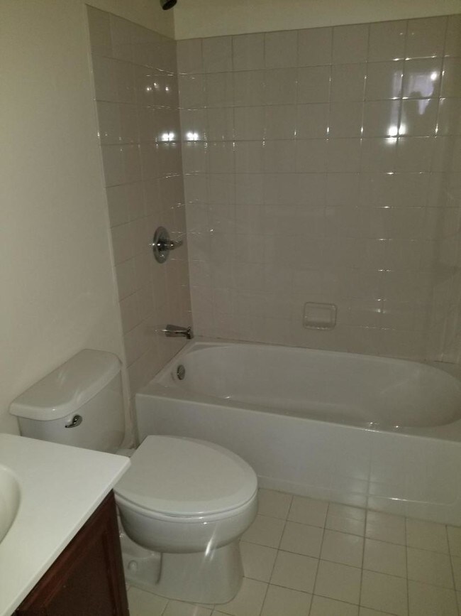 Building Photo - 33 Brewerytown Ct