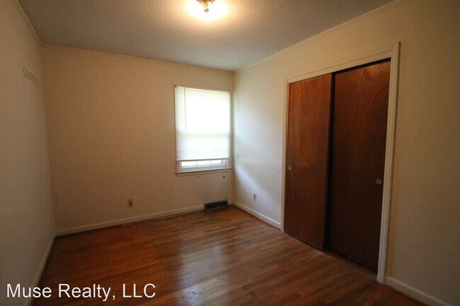 Building Photo - 3 br, 1 bath House - 713 Ogden Road