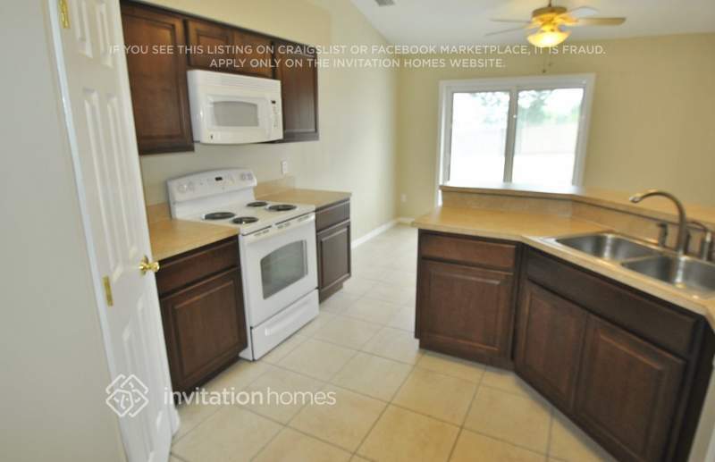 Building Photo - 936 Forest Hill Dr