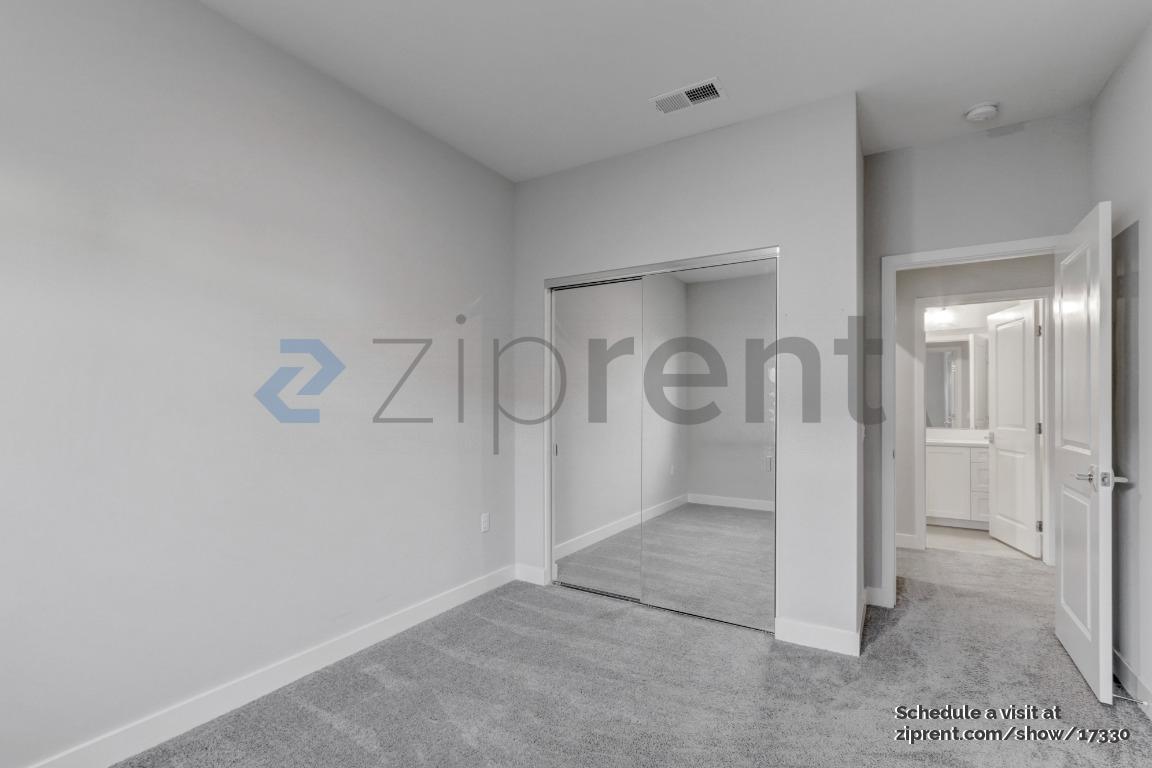 Building Photo - Unit 105