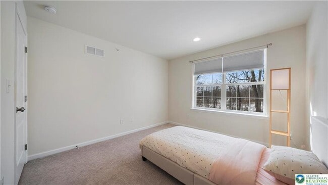 Building Photo - 358 Redclover Ln