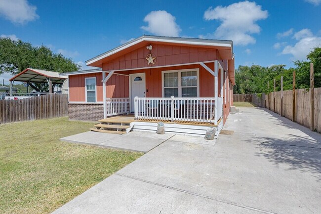 Building Photo - 1131 S 8th St