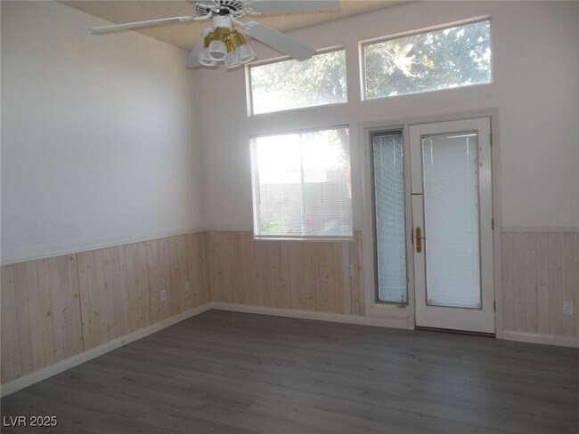 Building Photo - 2047 Angel Falls Dr