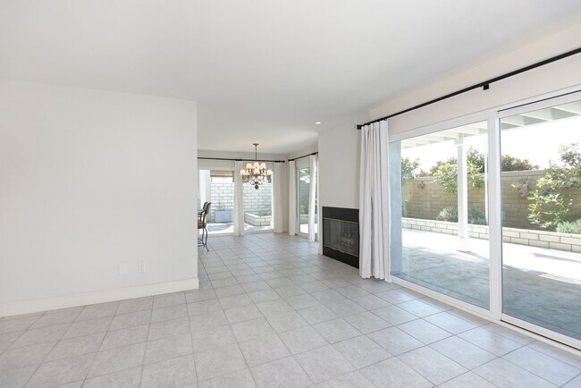 Building Photo - 48 Half Moon Bend
