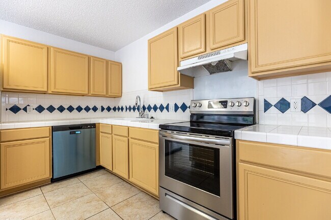 Building Photo - 491 Emerald Fields Ln