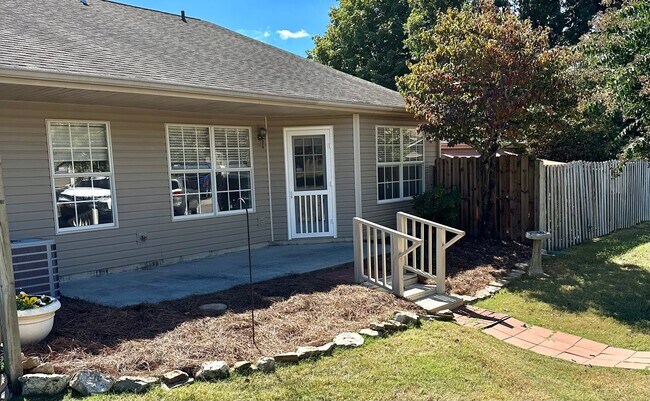 Building Photo - 8625 Flagstone Way