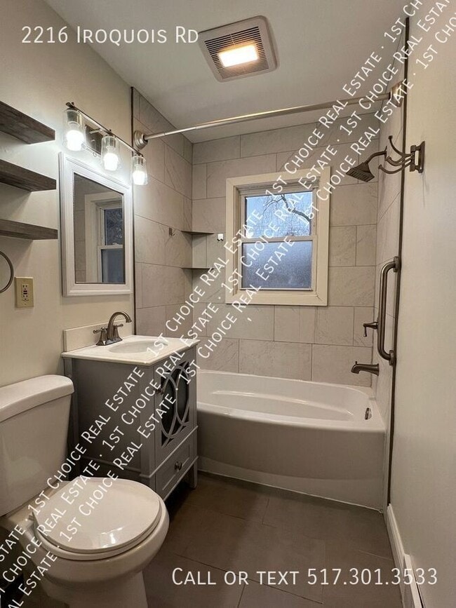 Building Photo - 2216 Iroquois Rd