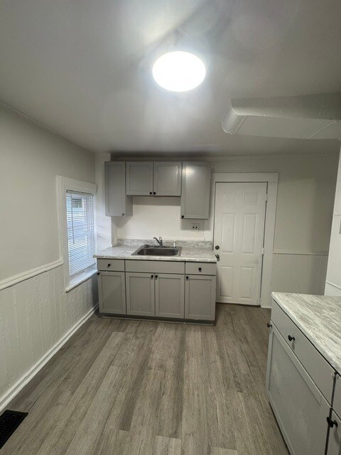 Building Photo - 409 Beech St