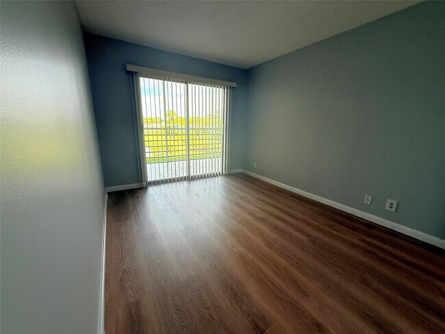 Building Photo - 2017 Newcastle A