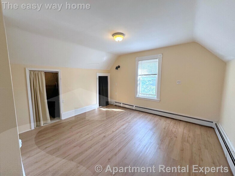 Building Photo - 145 College Ave