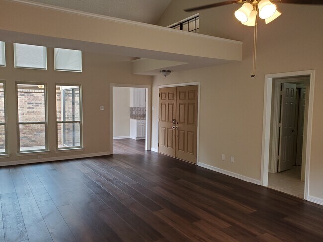 Building Photo - 4424 Windhaven Ln