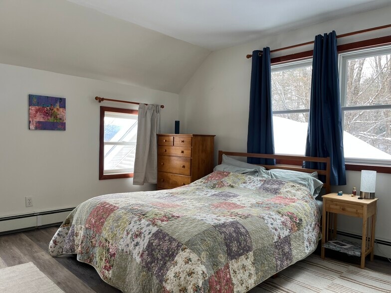 Building Photo - 851 Woods Hollow Rd