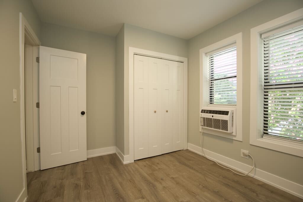 Building Photo - 508 W Belmont Ave