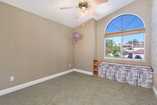 Building Photo - 30207 Silver Ridge Ct