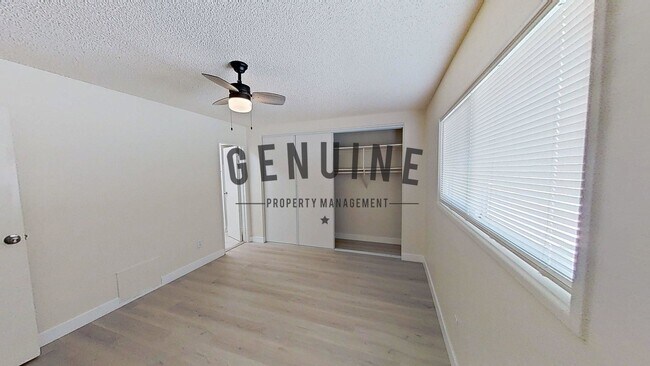 Building Photo - Cameo Ln Four-Plex