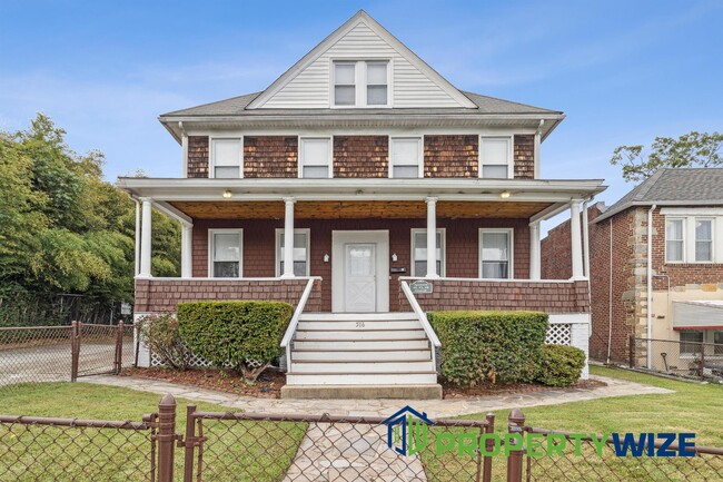 Building Photo - 516 Beaumont Ave