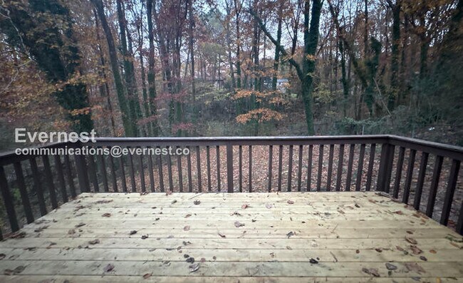 Building Photo - SPECIAL PROMOTION | 3 Bed, 2 Bath Home with Garage / Pet-Friendly / Available Soon!