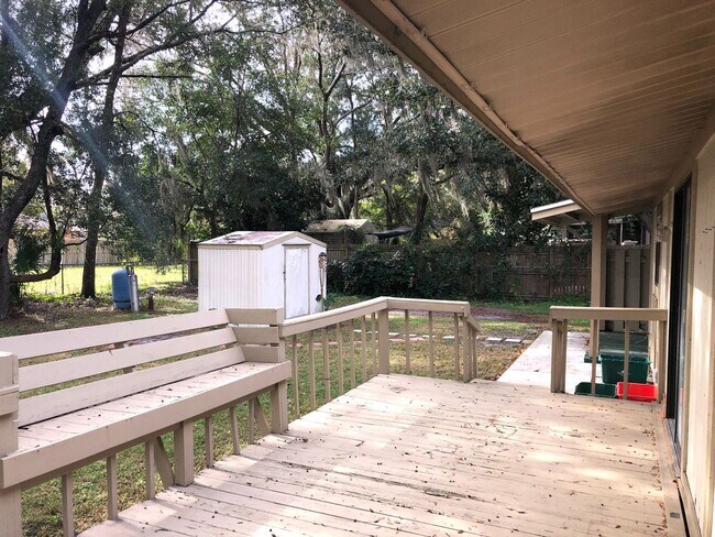 Building Photo - 217 Acorn Dr