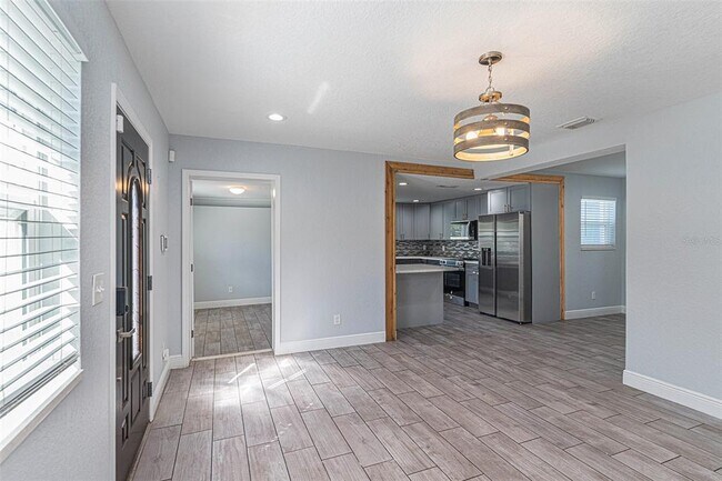 Building Photo - 3602 E 33rd Ave