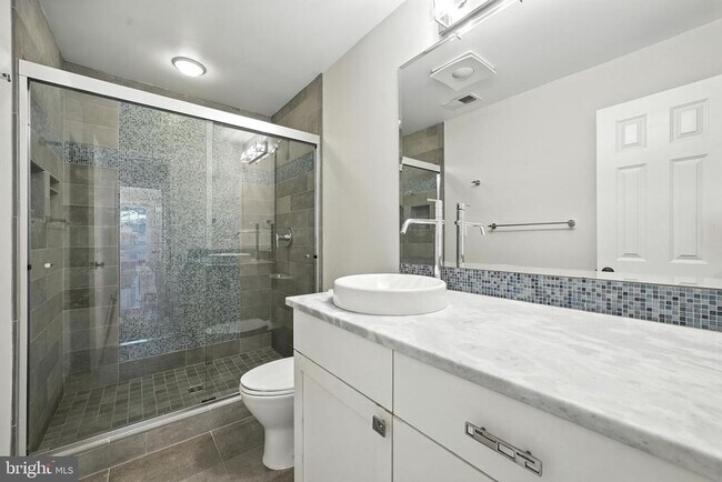 Building Photo - 10198 Cedar Pond Dr