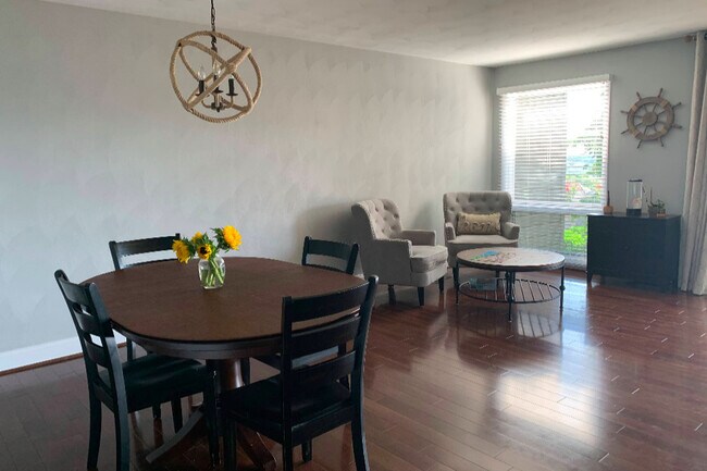 Building Photo - 4903 Hunting Hills Ct